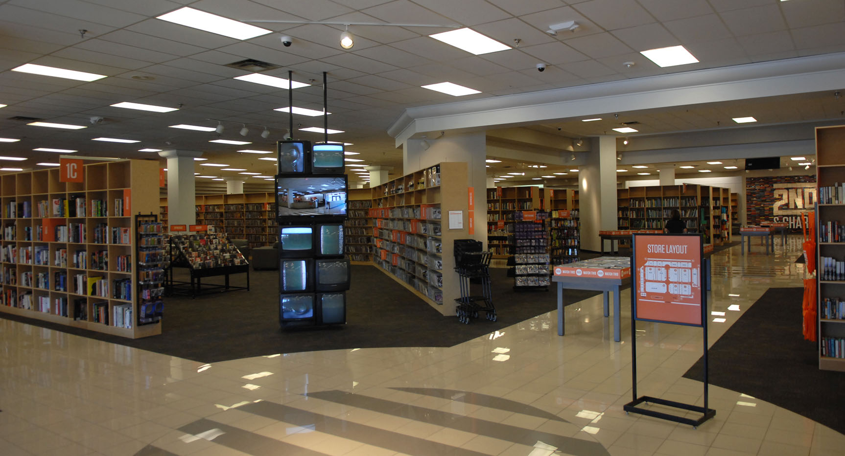 2nd&Charles_Interior
